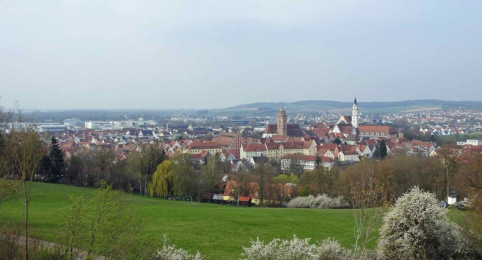 Blick vom Kalvarienberg auf Donauwörth